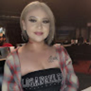 Meet your Posher, Yessica